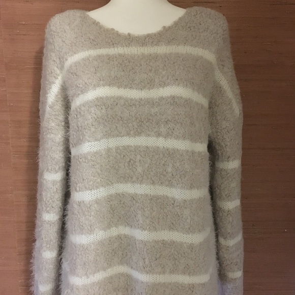 Calvin Klein Sweaters - Calvin Klein sweater Boucle beige/white striped